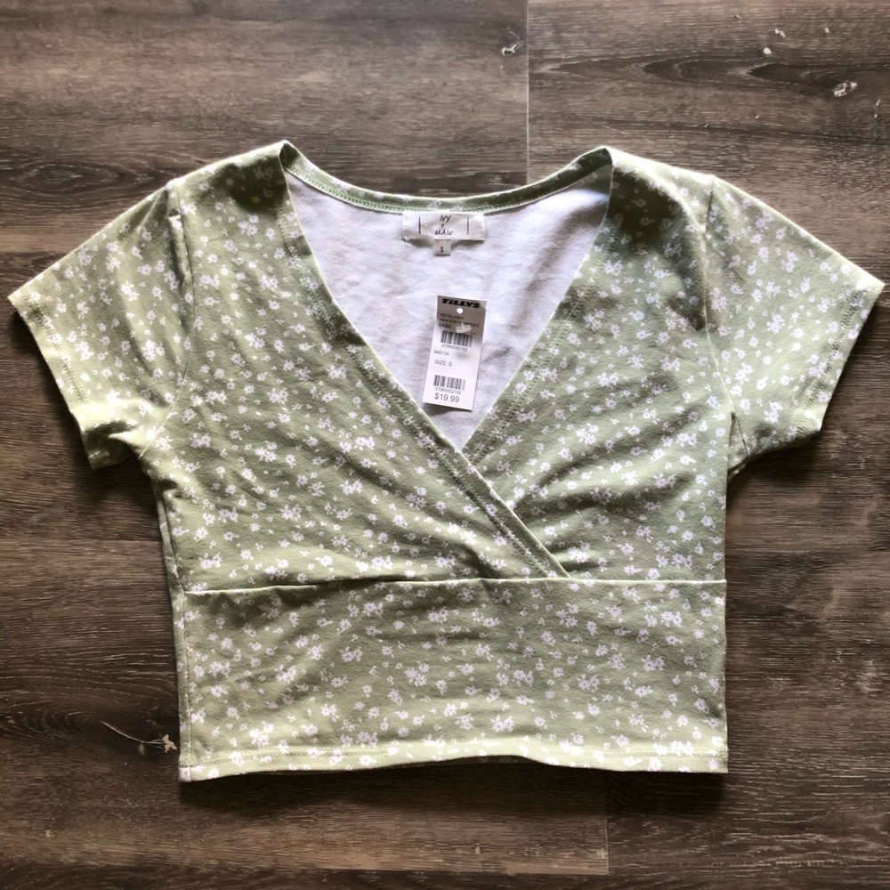 NWT Tillys Green Floral Crop Top